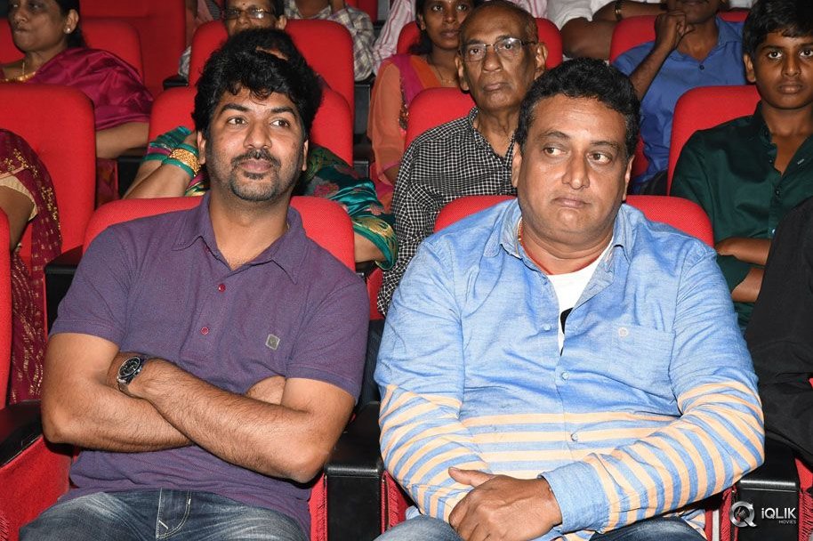 Aatadukundam-Raa-Movie-Audio-Function